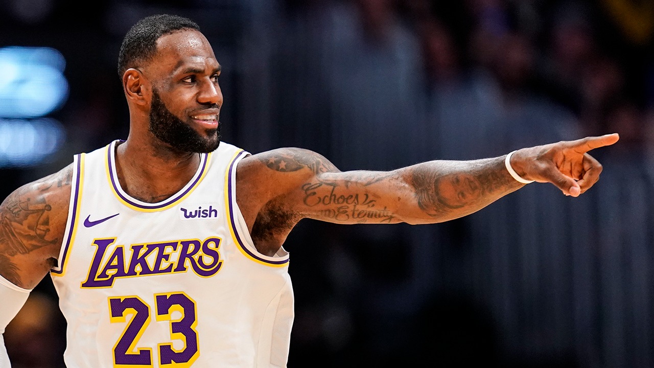 LeBron’s Heroics Lift Lakers Past Nets